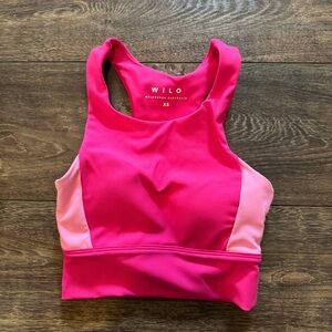 Wilo Pink Sports Bra with High Neckline and Moisture-Wicking Fabric
